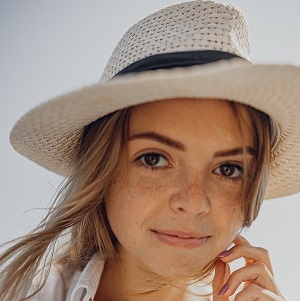 Woman in hat